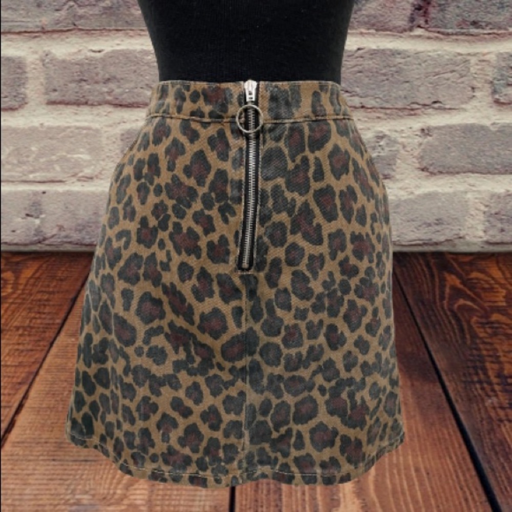Women’s Hayden Los Angeles leopard denim skirt size medium NWT